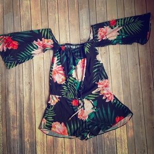 Selfie Leslie Floral Off The Shoulder Romper small
